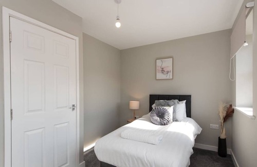 Darlington Casa | 215 Haughton Road
