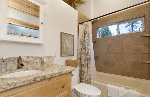 Fawnskin Cabina | 2192-fawnskin Cottage 2 Bedroom Home by RedAwning