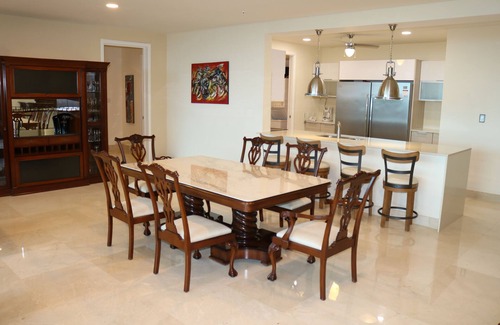 Playa Bonita Village Apartamento | 21P Pentouse 2 balcones Vista al Mar Panamá