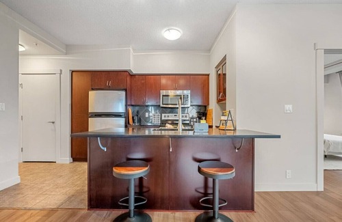 Haysboro Apartamento | 21st-Floor Penthouse City & Mountain Views