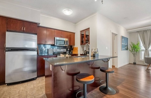 Haysboro Apartamento | 21st-Floor Penthouse City & Mountain Views