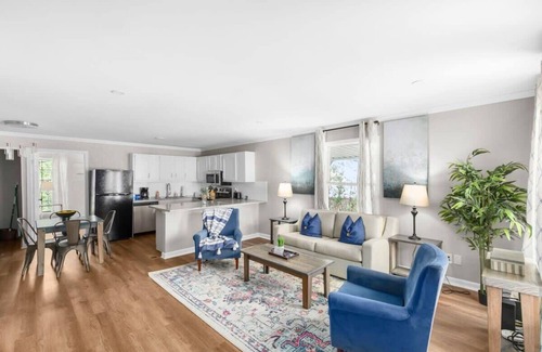 Birmingham Casa | 21st Street Evergreen Charm