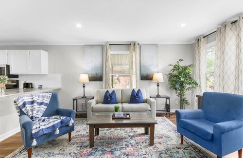 Birmingham Casa | 21st Street Evergreen Charm