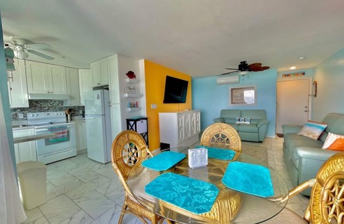 Bolongo Bay Condominio | 22-12 Sea Cliff · Ocean Serenity! Directly on the Water @Sea Cliff!