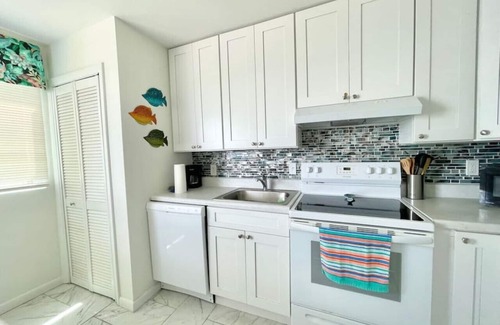 Bolongo Bay Condominio | 22-12 Sea Cliff · Ocean Serenity! Directly on the Water @Sea Cliff!