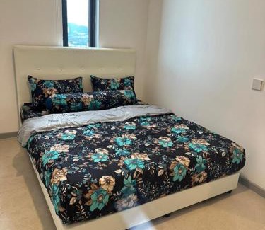 Downtown George Town Apartamento | 22 Macalisterz 2025 Georgetown Premium 顶楼无边泳池