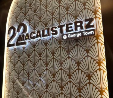 Downtown George Town Apartamento | 22 Macalisterz 2025 Georgetown Premium 顶楼无边泳池