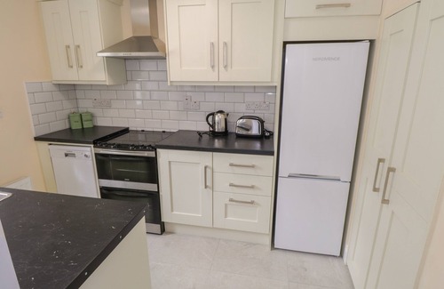 Ballinrobe Casa | 22 TOWN PLACE, pet friendly, with a garden in Ballinrobe, County Mayo