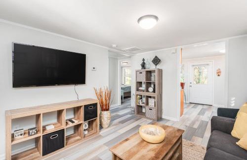 Folly Beach Casa | 220 W Ashley - Corner Cottage - Central Location