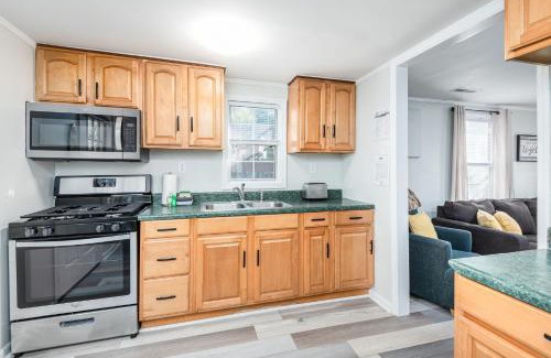 Folly Beach Casa | 220 W Ashley - Corner Cottage - Central Location