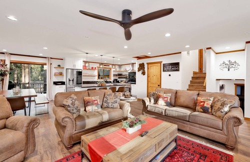 Big Bear Cabina | 2218-elmwood Place 5 Bedroom Chalet by RedAwning