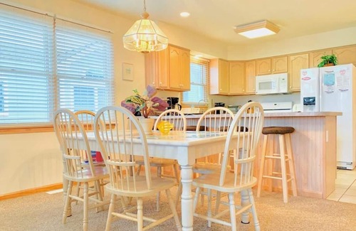Townsend's Inlet Condominio | 222 79th Street East