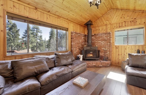 Fawnskin Cabina | 2259-fawnskin Pines 2 Bedroom Cabin by RedAwning