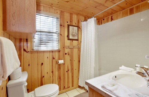 Fawnskin Cabina | 2259-fawnskin Pines 2 Bedroom Cabin by RedAwning