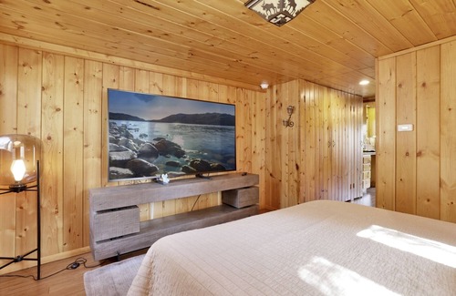 Fawnskin Cabina | 2259-fawnskin Pines 2 Bedroom Cabin by RedAwning