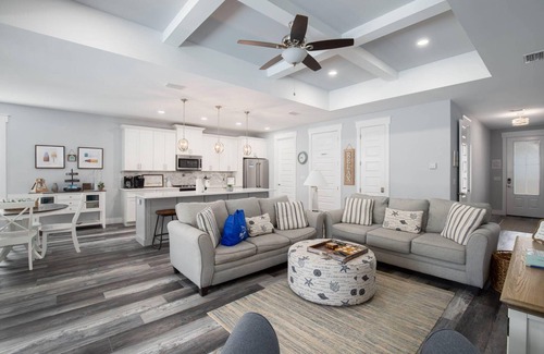 Laguna Beach Estates Casa | 228 Blue Pelican by Blueswell
