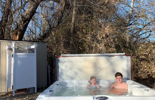 Eagle Casa | Riverfront "Glamping" bunkhouse en el río Boise en Eagle, Idaho!