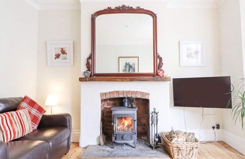 Grantham Casa | 23 BRIDGE END ROAD, pet friendly, with open fire in Grantham