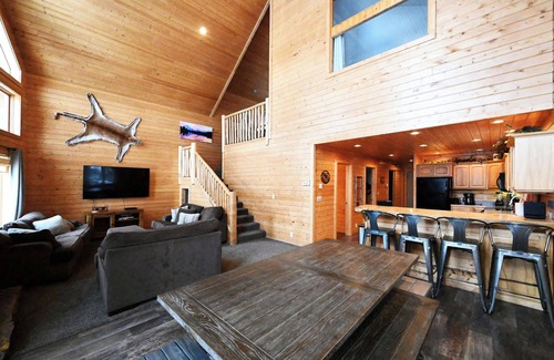 Island Park Cabina | ** Nuevo listado ** Mountain Lion Lodge | 20 minutos a Yellowstone!