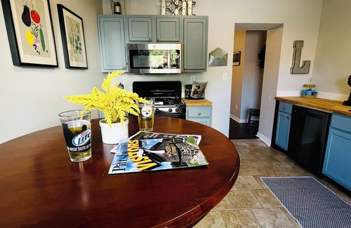 Central Northside Casa | Free Off-Street Park*2 King Beds* Walk to PNC PARK