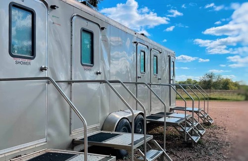 Prairie Lea Cabina | #23 Son's River Ranch - Glamping Cabin w/ 2 Queen Beds