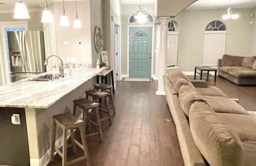 Northwest Pensacola Casa | 2300sqft Spacious and Functional Cul-de-Sac Gem Near I-10
