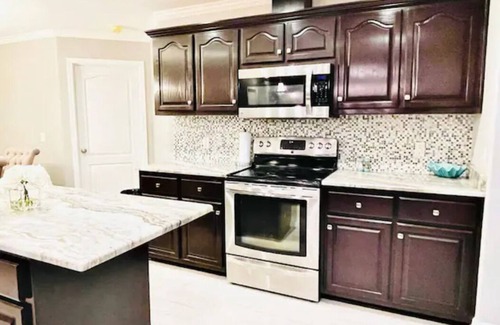 Northwest Pensacola Casa | 2300sqft Spacious and Functional Cul-de-Sac Gem Near I-10