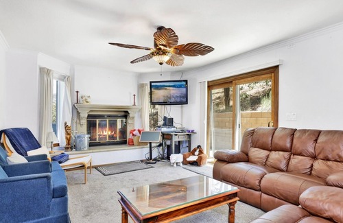 Big Bear Cabina | 2328-chateau De Big Bear 5 Bedroom Chalet by RedAwning