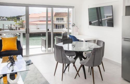 Jolly Harbour Apartamento | 232G Upper Level, South Finger