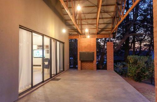 Greater Johannesburg Metropolitan Area Casa | 235 On Surrey