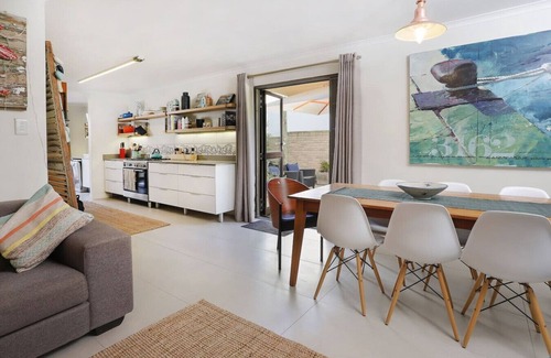 Voelklip Casa | 235 on Tenth - pet friendly near Grotto beach