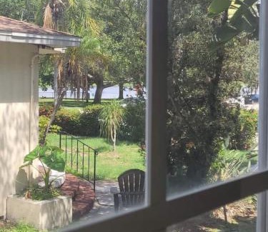 Crescent Lake Apartamento | 236F Lakeview Apt at Crescent Lake