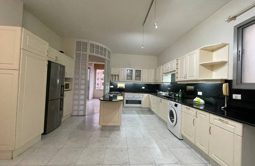 Zouk Mosbeh Apartamento | ⚡️24/7⚡️ 3BR Apt, with Jacuzzi + Terrace