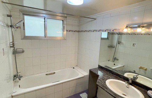 Zouk Mosbeh Apartamento | ⚡️24/7⚡️ 3BR Apt, with Jacuzzi + Terrace