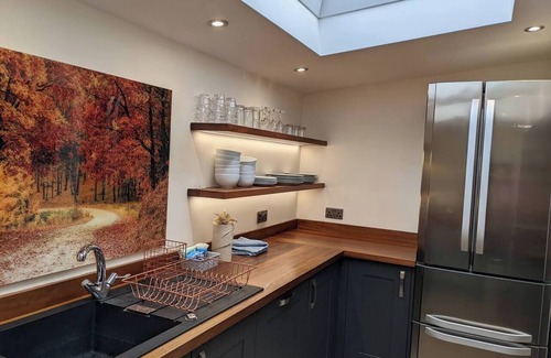 Cinderford Cabaña | 24 at St Johns - Dog-Friendly Cottage with Hot tub