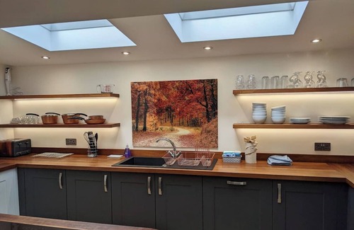 Cinderford Cabaña | 24 at St Johns - Dog-Friendly Cottage with Hot tub