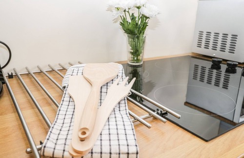 Whitby Cabaña | 24 BAXTERGATE, family friendly, character holiday cottage in Whitby