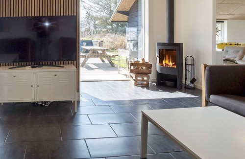 Stenbjerg Casa | 24 person holiday home in Snedsted
