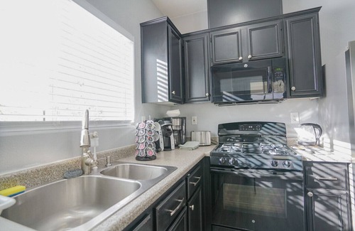 North Las Vegas Casa | 🎁2400sf🏠4BR/3BR🛀6beds🛌,15min Downtown/Strip,Home Theater,Games,BBQ and moree!