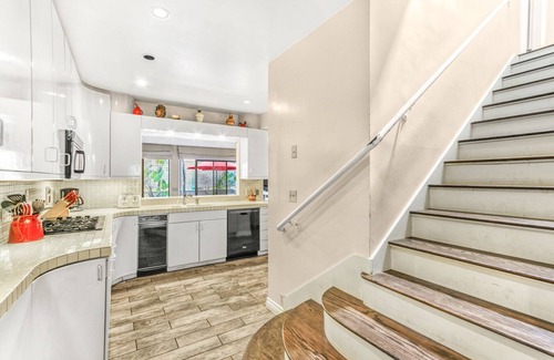 Avalon Casa | 242MAR-Golf cart, BBQ, WIFI, patio, sleeps 8.