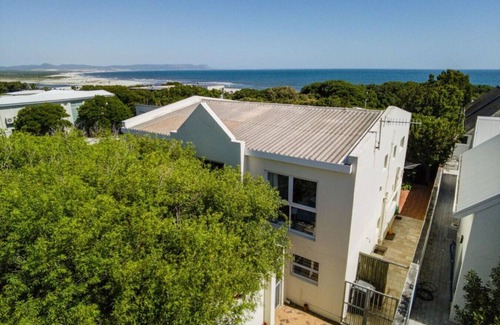 Voelklip Casa | 245 on 10th - Pet friendly, inverter, at the beach