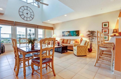 Ocean Cay Casa | 245 S Fletcher