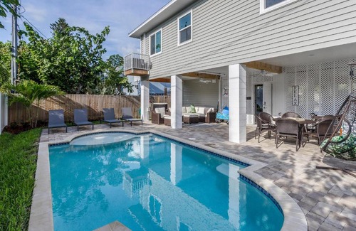 Fort Myers Beach Casa | 246 Delmar Ave by Coastal Vacation Properties