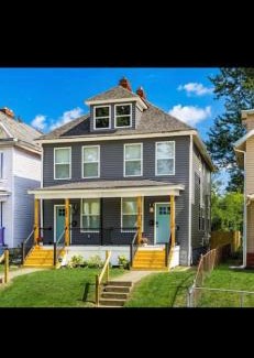 Livingston Park Casa | 25 2 homes side by side downtown with fenced yard and hot tub