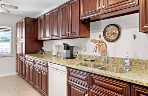 Fort Myers Villa | 25% Fall Discount! Heated Pool! Jump On In!