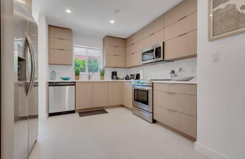 Buena Vista Casa | 25 Guests Luxury Miami House With Pool & Gazebo!
