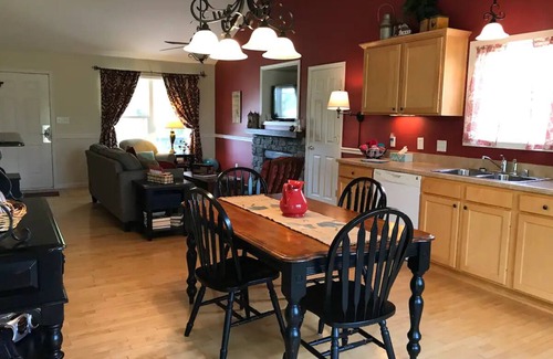 Taylorsville Cabaña | 25-Lake & Bourbon Trail Getaway