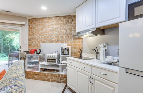 Simpsonville Apartamento | < 25 Mi to Downtown Baltimore & DC: Apt w/ Deck