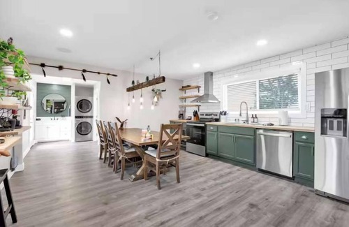 Valle Casa | Historic Luxury Retreat near Grand Canyon