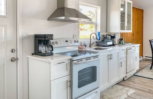 Aspen Park Casa | 25 min to Red Rocks w/ Lake View and 2 acre yard